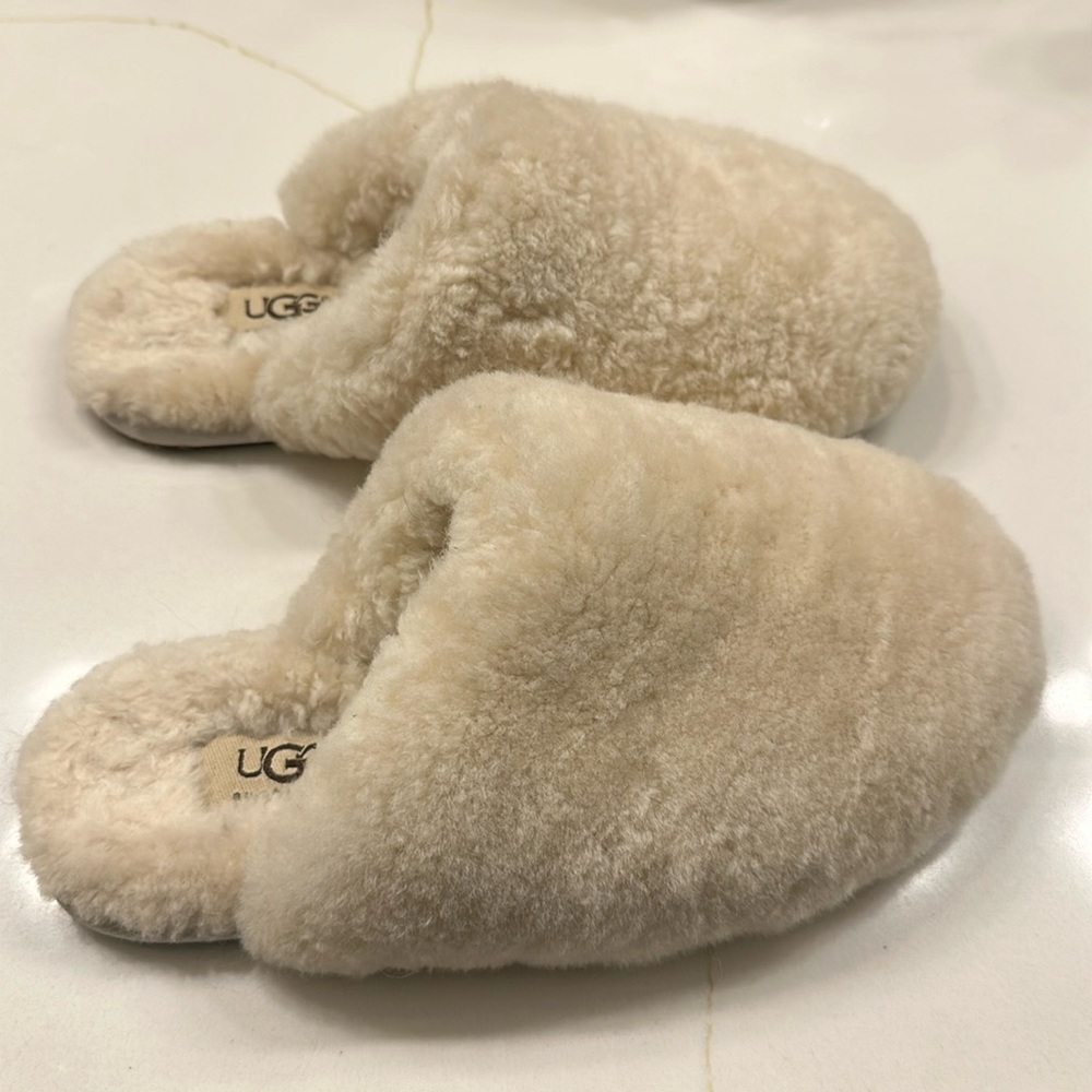 Ugg Slippers, Size 5, Cream color